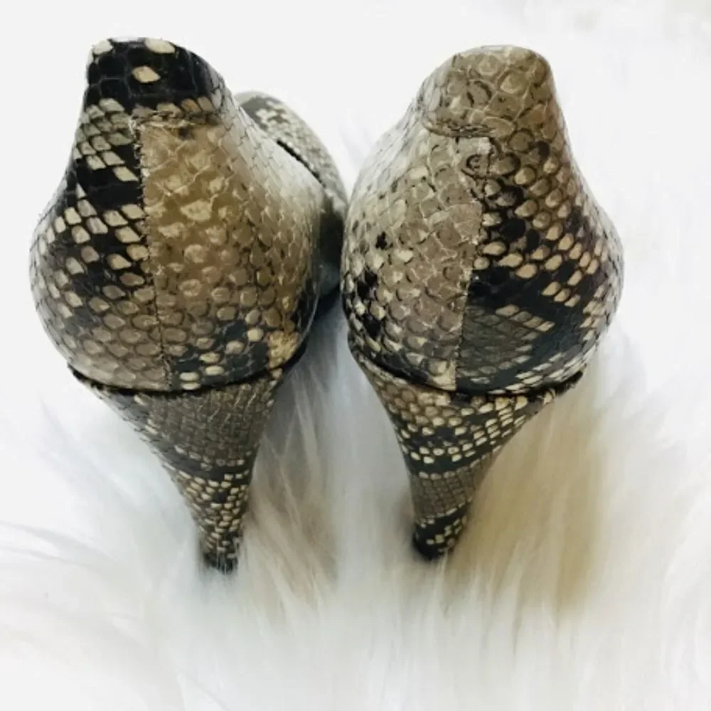 ECCO Women's snakeskin Pointy Dress Pump